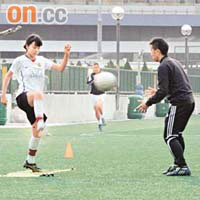 港府表示日後將加強青少年足球員訓練。	（梁耀榮攝）