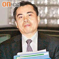 黃仁龍領導的律政司追討智障學童入稟覆核教育政策的訟費備受批評。