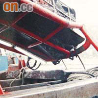 ○五年曾有本港漁船被海霸勒索，船身被破壞。