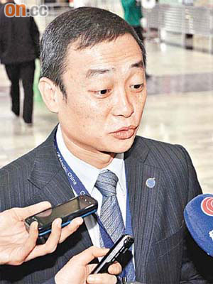 澳門民航局局長陳穎雄到機場了解非凡航空事件。