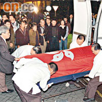 黃福榮的遺體早前已運送回港，並蓋上特區區旗，其喪禮將在下月六日舉行。