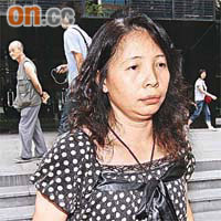 互委會女主席劉淑蓮昨供稱，揭發「裝假狗」詐騙案經過。	（胡耀威攝）