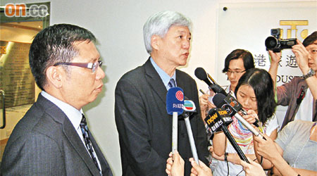 旅議會昨日就有內地旅客猝死事件，與政府及深圳旅遊局開會。