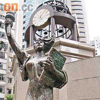 「新民主女神像」曾經被禁在時代廣場擺放。	（資料圖片）