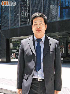 辯方昨指警員胡文耀替被告錄口供時曾恐嚇及誘導，惟他否認。