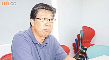 西貢區社區中心總幹事譚景華形容阿恒工作熱誠。