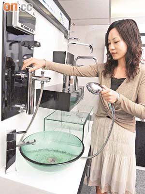 「瓷能發熱熱水器」適合用於淋浴系統。	（袁志豪攝）
