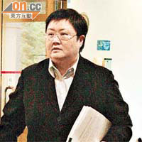 杜振峰代表律師昨指，杜於內地被劫匪扑傷未能出席聆訊。