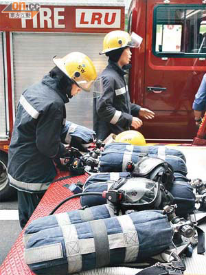 員方要求消防處妥善管理及改善裝備，令前線消防人員可得到更好的保障。