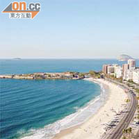 里約熱內盧Copacabana海灘，景色優美，一望無際。
