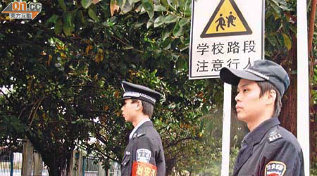 去年深圳接連發生學童綁架案，警方即加強學校一帶保安。