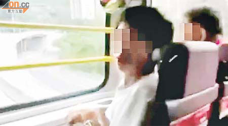 今年六月中，有少年因以袋霸佔巴士座位及罵人而被網民公審。