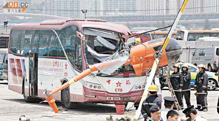 去年五月發生的首宗直升機撞向旅遊巴事故，民航處昨公布調查結果。