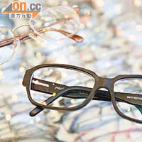 有假近視患者九個月內更換了三副眼鏡，視力仍然模糊。
