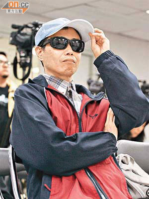 年僅四十六歲的陳世明，因未有及早發現及治療糖尿上眼，現時已幾近完全失明。