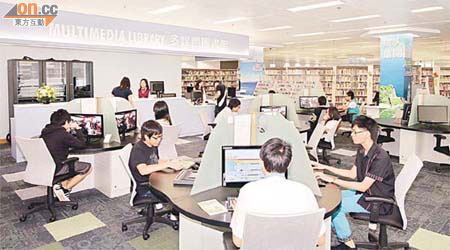 東涌新公共圖書館內設有多媒體圖書館。