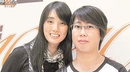 Tanga（左）感激家人於她抗癌期間不離不棄，旁為Tanga二姊。
