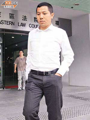 被告譚國強昨於東區法院提訊，獲准保釋。	（高嘉業攝）