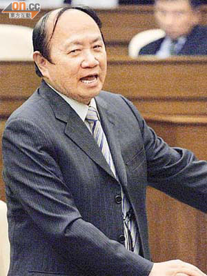 現任金融服務界立法會議員詹培忠，九九年在獄中被控賄選罪成。	（羅錦鴻攝）