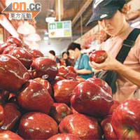 內地炒風蔓延至蘋果，零售價急升，香港也受「波及」。