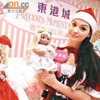 有洋娃娃品牌與坑口一大型商場合作，展出近千件洋娃娃展品。