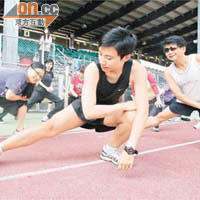 跑手常遇下肢肌肉勞損，故腿部伸展運動不容忽視。