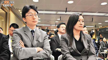 由劉明光（左）領導的影視處今次「告一間唔告一間」，做法備受質疑。