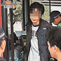 涉案的騎單車男子被警方拘捕。