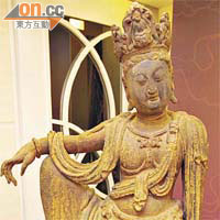 木雕觀音坐像製自北宋年間，屬全場歷史最悠久的珍品之一。