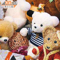 一百零八隻共值逾千萬元的泰迪熊在香港展出。