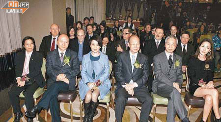 左三起：梁安琪、蘇樹輝、吳志誠及周汶錡，齊齊出席「京影留情」攝影比賽頒獎典禮。