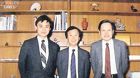 林文傑（左）八八年受高錕（中）邀請出任香港生物研究院的創建院長。	（受訪者提供圖片）