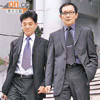高級警員陳善枝（左）被控處理贓物罪。