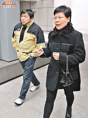女被告吳惠冰（右）及男被告黃文俊（左），昨日求情，稍後判刑。	（高嘉業攝）