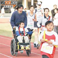 無論精英運動員、傷健人士或是小童，都有份參加毅力十二愛心跑活動。