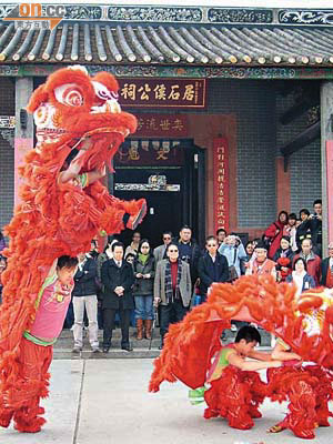 有八百多年歷史的上水河上鄉在三月舉行大型廟會，為本土旅遊帶出良機。	（何耀其攝）