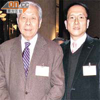百仁基金主席施榮忻（右）與爸爸施子清新年遊泰國，曬得一身陽光膚色。