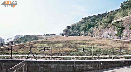 摩星嶺配水庫和堅尼地城配水庫擬搬往摩星嶺岩洞，騰出土地建屋。