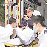 邱來由救護車送往北區醫院檢查身體。