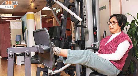 蔡結萍參加兩個月治療後，步行能力提升二至三倍。