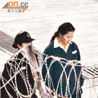 Amina（右）因違反感化令而被判入獄，她較早前已服刑完畢。