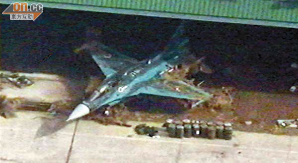 有航空自衞隊的戰機在海嘯後受損。 （電視畫面）