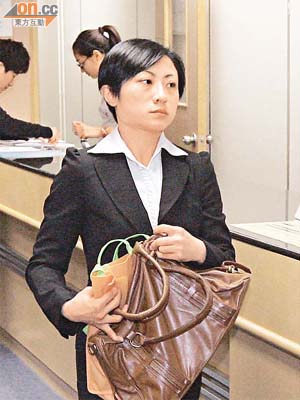 女護士蔡杏美（譯音）被判停牌三個月。	（何天成攝）