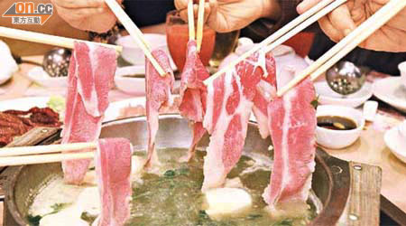 將肉類徹底煮熟才進食，可避免感染金黃葡萄球菌。