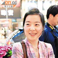 王小姐（上海人）「如果上海開了免稅區，可能會留在上海購物，因為比較近和方便，但如果香港賣的款式比較新，就會來港。」