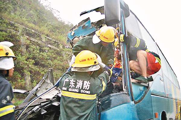 港團梅州炒車1死42傷 0423-00176-006b1