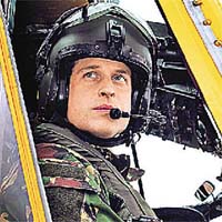 任職空軍<br>大婚後威廉會繼續擔任空軍搜救隊直升機機師。