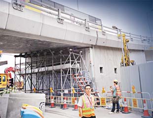 東廊移位揪出假測量師