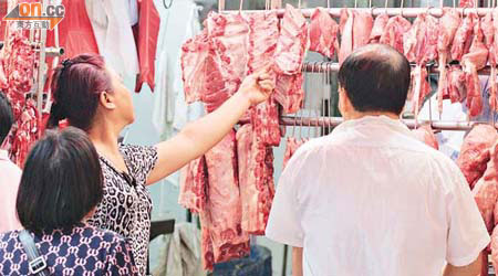 活豬價格飆升，市民要捱貴肉。（袁志豪攝）