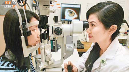 眼科專科醫生建議，觀看立體電影後眼部嚴重不適就應驗眼。